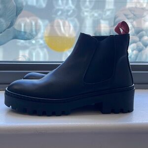 Bimba Y Lola Black Chelsea Boots with red detailing